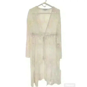 Story On Cream Lace Overlay Women's XL